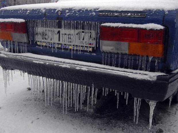 Как очистить машину от снега и льда так, чтобы она не пострадала