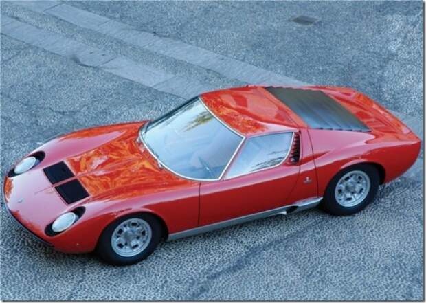 Lamborghini Miura - машина для радости глаз.