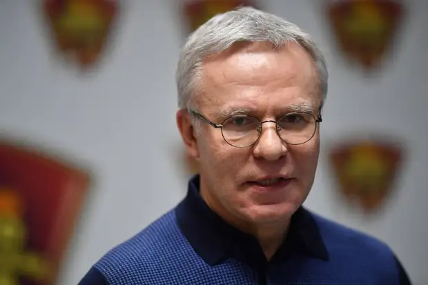 Вячеслав Фетисов: Надеюсь, Александру удасться избежать серьезной травмы.