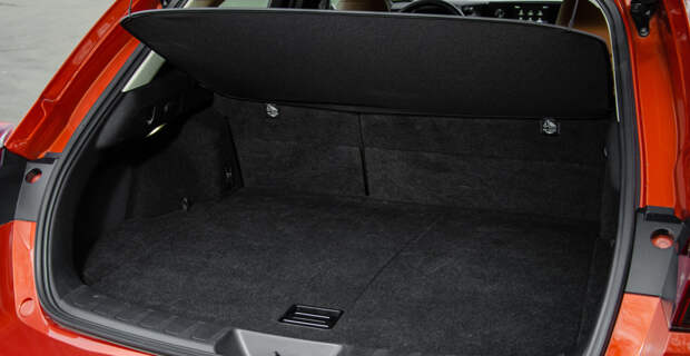 Lexus UX 200: три мнения водителей о самом маленьком кроссовере «Лексус»