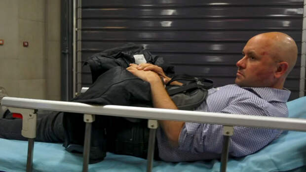 Видели пресс-карту: напавшие на корреспондента «Известий» знали о его профессии