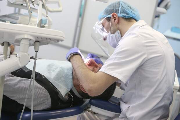 В стоматологической поликлинике в Текстильщиках работают слабослышащие врачи