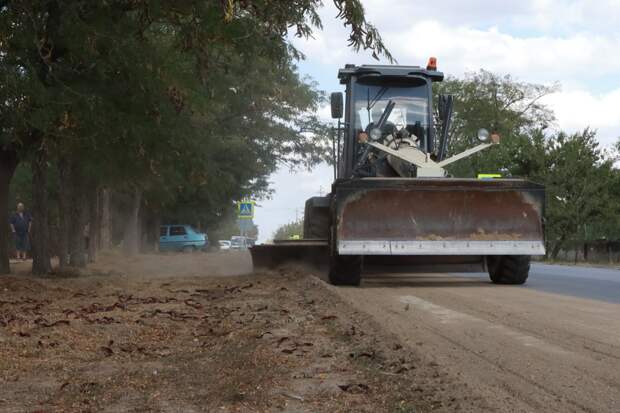 В Крыму в разгаре грейдирование дорог