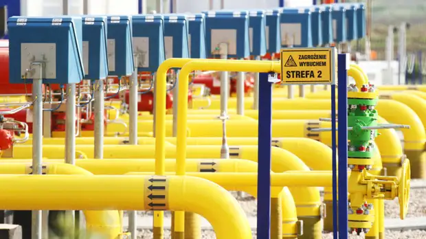 «Политическое решение»: Варшава отказалась от продления контракта с «Газпромом» после 2022 года
