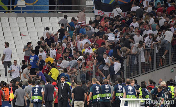 Бедный Марсель: Беспорядки между фанатами, которые не закончатся до конца чемпионата