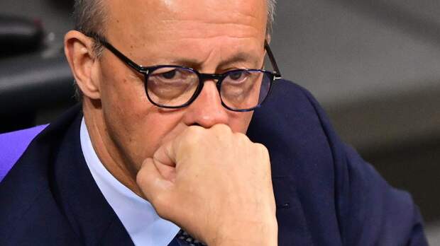 В Германии осудили слова Медведева о возможном похищении Мерца