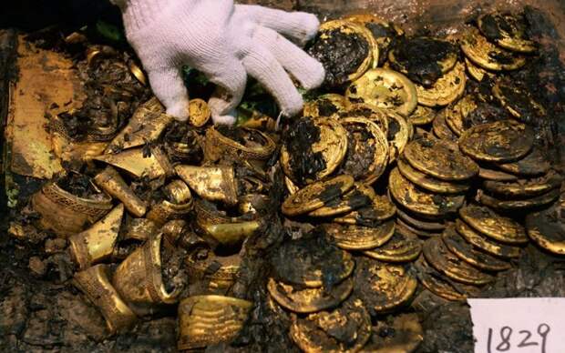 7. В китайской гробнице нашли много золота. история, факты