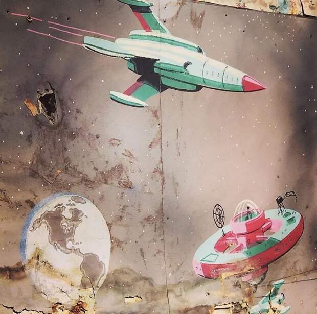 This Vintage Space Themed Wallpaper Found Under 3 Layers Of Other Wallpaper In An Old Farm House