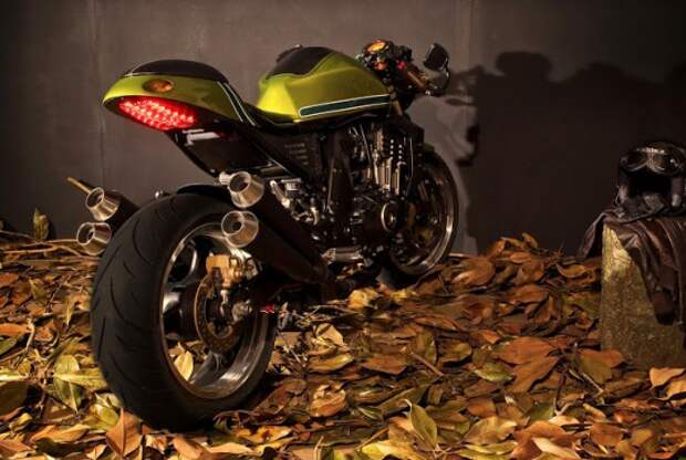 Кафе рейсер Kawasaki Z1000 Streetfighter