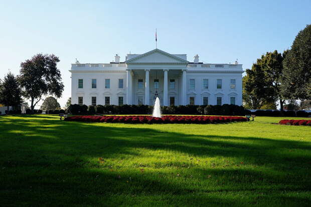 Белый дом пообещал больше мемов и депортаций