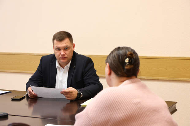 Многодетной семье, потерявшей жилье при пожаре, помогут с расселением и оформлением льгот в Рязани