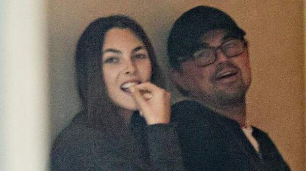 Шаг вперед: Ди Каприо перестал скрывать свои чувства к Виттории Черетти на публике