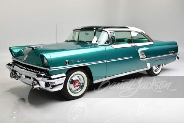 Думаете, панорамные крыши появились недавно? Посмотрите на этот на Mercury Montclair 1955 года
