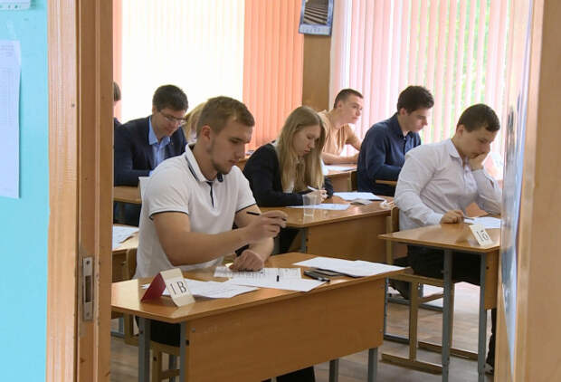 Девятиклассники Смоленска сдали первый экзамен в рамках ГИА