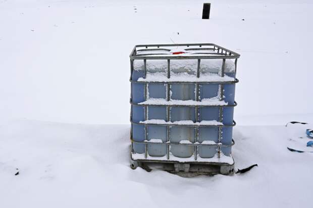 В российском городе на площади разлили литры ядовитого вещества