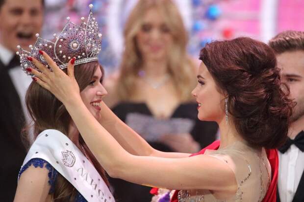 “Я все равно останусь с ним”: 26-летняя модель погибла от 20 ударов ножом, пытаясь сбежать от мужа-уголовника