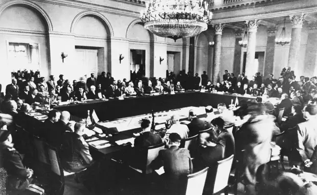 «Дестабилизация мировой безопасности»: к чему привёл роспуск военных структур Организации Варшавского договора