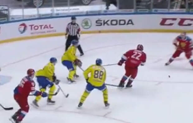 Россия - Швеция - 1:3: Шипачёв точным броском отыгрывает одну шайбу. ВИДЕО