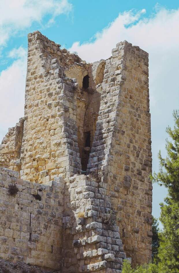 Обрушение башни средневекового замка Эскалона в Испании вызвало беспокойство историков и туроператоров