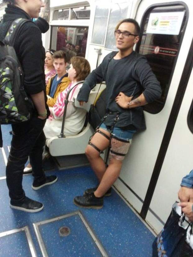 20 «модников» из метро, которые не привыкли смотреть в зеркало перед выходом на улицу