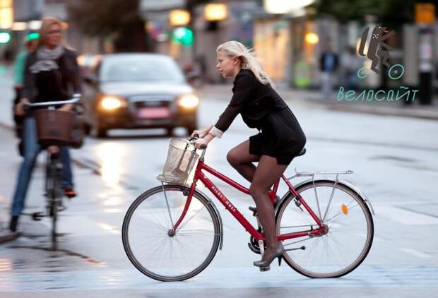 Велобогини, способные даже в пасмурный день поднять настроение велосипед, девушка на велосипеде, девушки