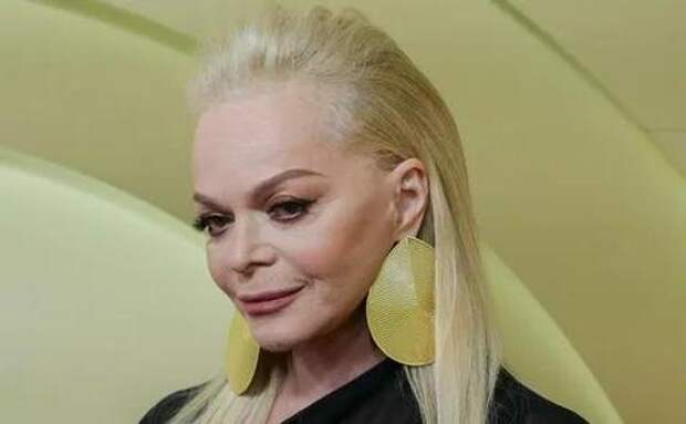 Долина намерена взыскать с Лурье около миллиона за ЖКХ в квартире, которую освободить полтора года отказывалась и сама в ней проживала