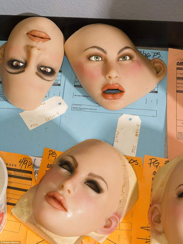 Что происходит в цехе по производству секс-кукол за 12 тысяч долларов