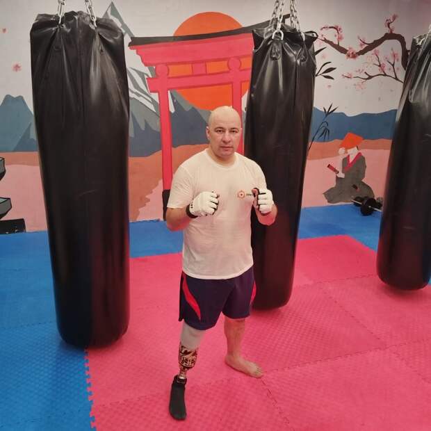 Повесть о настоящем человеке: Ветеран СВО после ампутации стопы встал на лыжи  