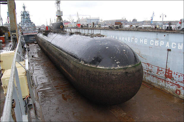 Тут есть некоторые нюансы. С одной стороны, неокрепшим умам "независимые авторы" втирают, что собственное оружие о-го-го! а у потенциального супостата - тьфу и растереть.-2