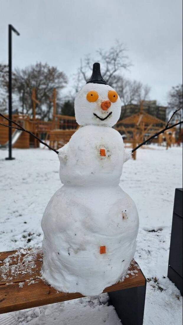 Снеговик в парке "Гулливер"