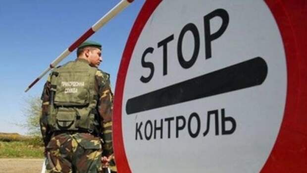 Пограничники рвут паспорта украинцев, пытающихся переехать в Крым