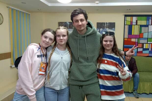 Актер Дмитрий Бедерин провел мастер-классы для юных корреспондентов