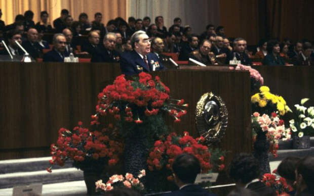 На годовщину смерти Брежнева – выдающегося правителя нашей страны. Григорий Игнатов