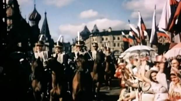 Про «власовскую тряпку» в фильме «Старинный водевиль», 1946 г. Про «власовскую тряпку» в фильме «Старинный водевиль», 1946 г.