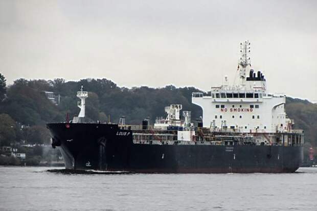 Иран нанес удар по нефтяному танкеру Louise P. в Персидском заливе