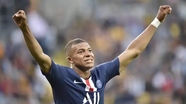 СМИ: ПСЖ может сделать Мбаппе самым высокооплачиваемым игроком мира