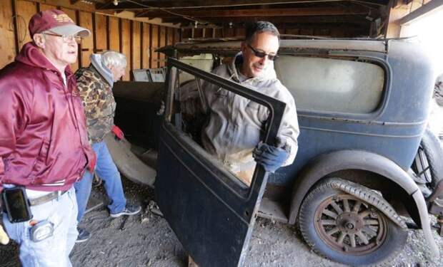 В Иллинойсе 90-летний автомобиль простоял в гараже 50 лет marmon, авто, автомобили, находка, олдтаймер, ретро авто, сарай, старинный автомобиль