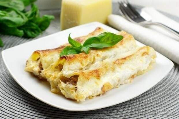 Классические каннеллони под соусом
