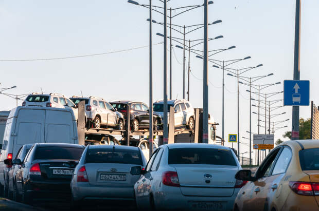 По дороге к морю: на трассе к курортам Кубани образовалась 10-километровая пробка