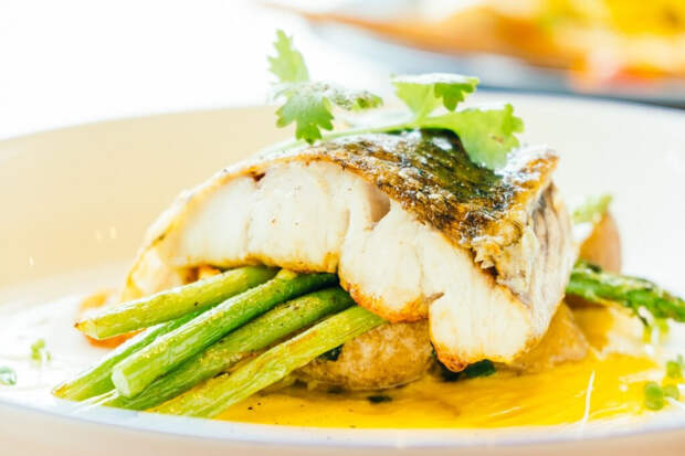 Рыбный день: три блюда из одной замороженной тушки за 500 рублей