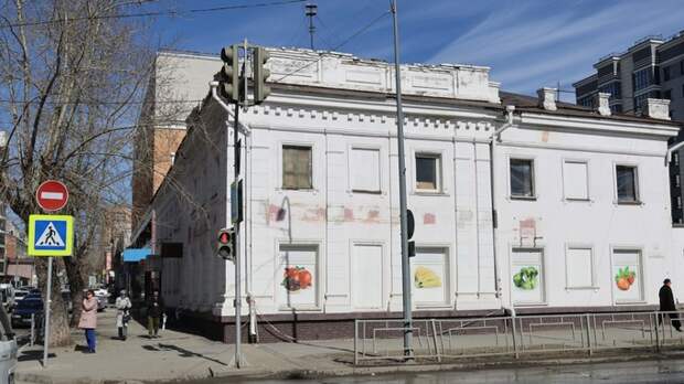 Аварийную двухэтажку с "Марией-Ра", которую не хотели сносить, могут демонтировать. Фото