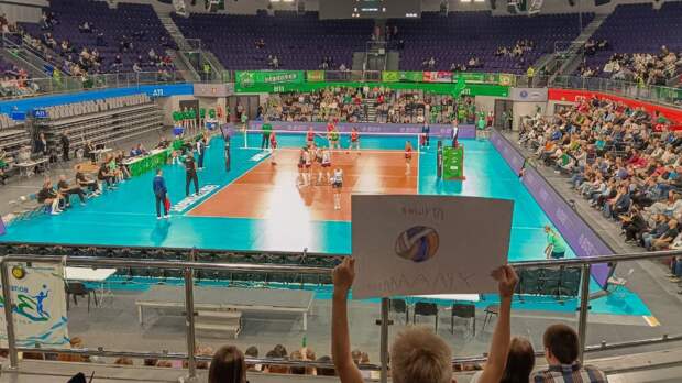 «Уралочка» одолела московских волейболисток – это первая победа на чемпионате России