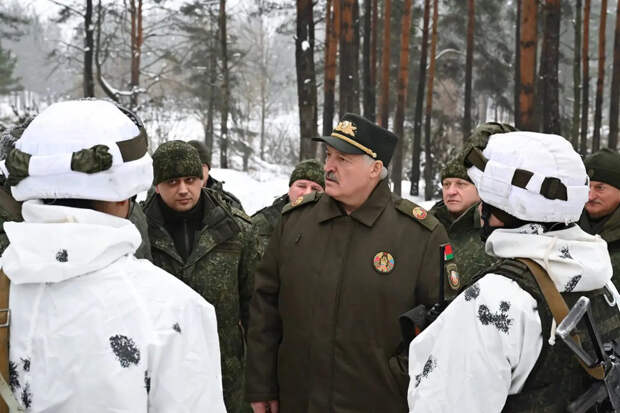 После посещения военных учений Лукашенко потребовал «драть шкуру с комбатов»