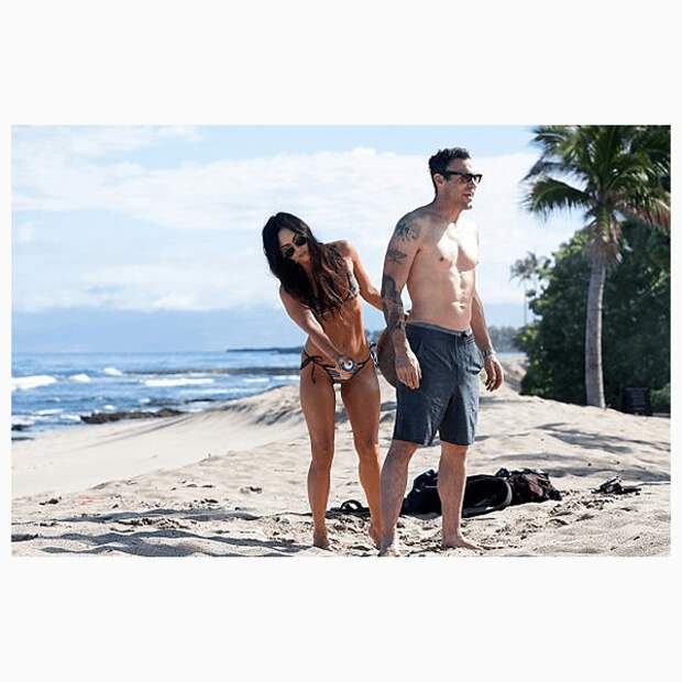 Megan Fox and Brian Austin Green 3 Меган Фокс показала стройную фигуру в купальнике