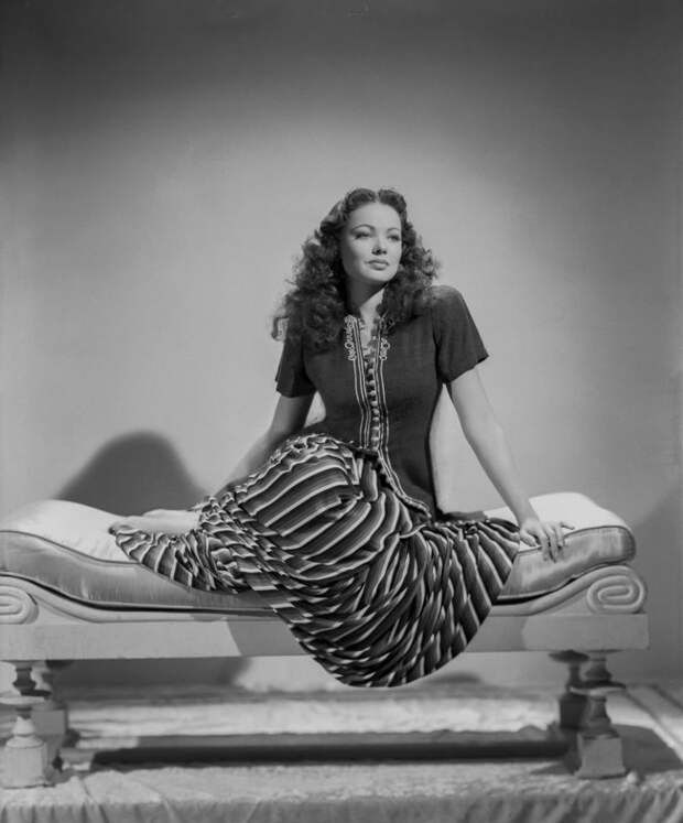 476366_Gene_Tierney_Seated_on_Lounging_Chair_Tierney_Gene_093_O__master.jpg