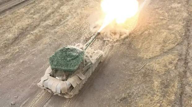 Возвращение в игру: новая тактика ВС РФ возродила танки на поле боя – западные