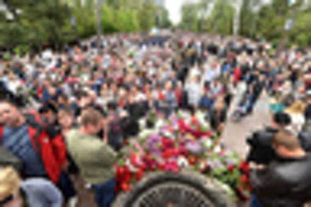 На Украине шествие «Бессмертный полк» прошло под другим названием — «Никто не забыт, ничто не забыто». Акций состоялись практически во всех областных центрах страны, за исключением западных (Ивано-Франковск, Тернополь, Луцк).