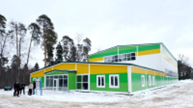 В Кохме продолжается строительство модульного спортивного зала по проекту «Бизнес-спринт»