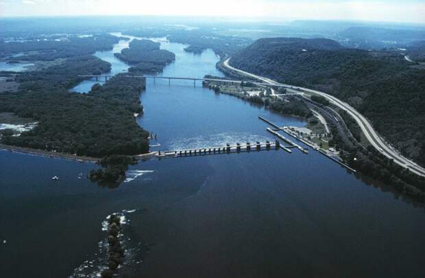 10. Миссисипи – 61 метр – мощнейший водный поток на территории Северной Америки. Любознательность, наш мир, реки, факты