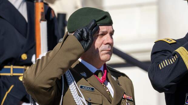 "Сжечь русских издалека". Польша грезит уничтожить Россию "длинными мечами"